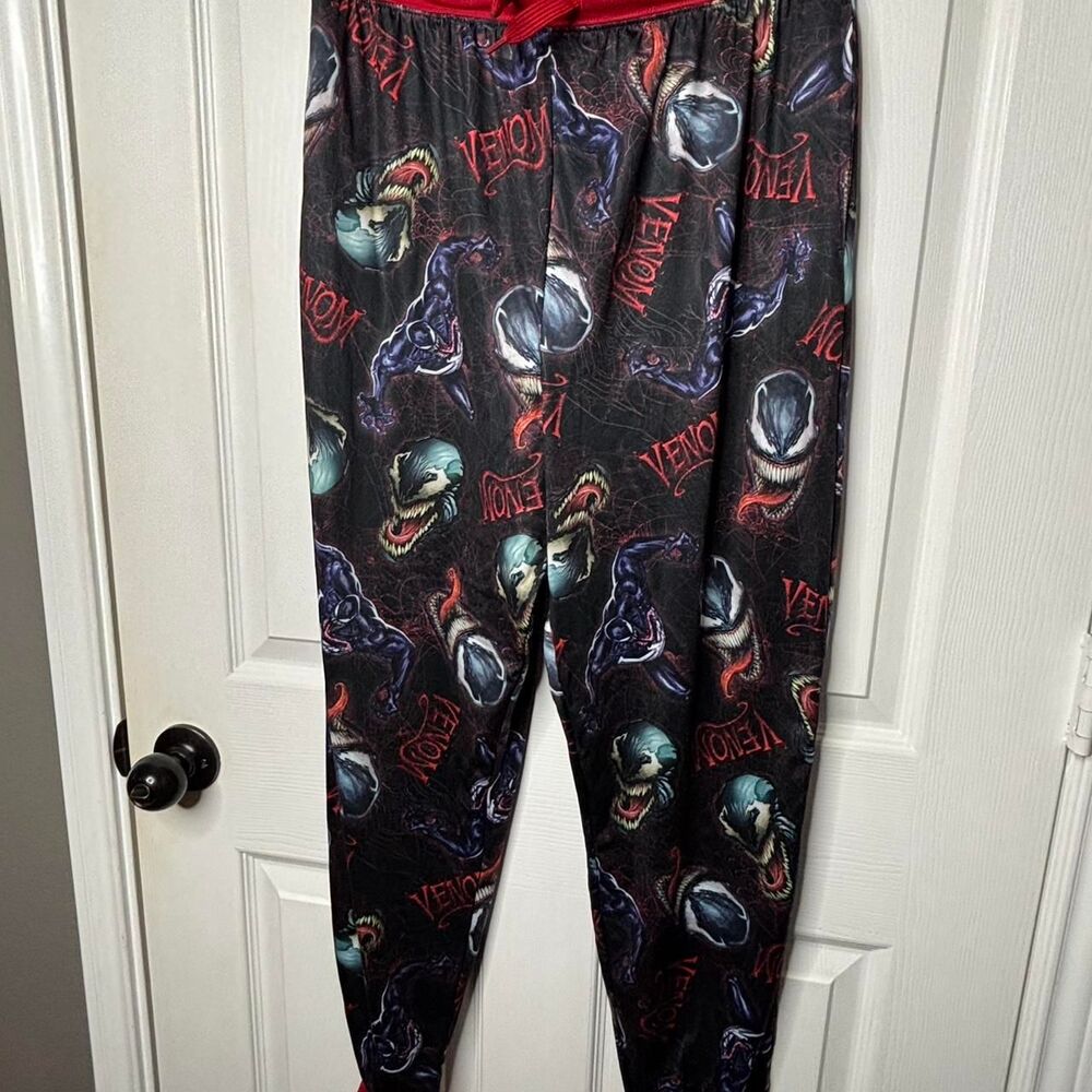 Marvel Medium Venom Lounge Jogger Pants Black Red Allover Print